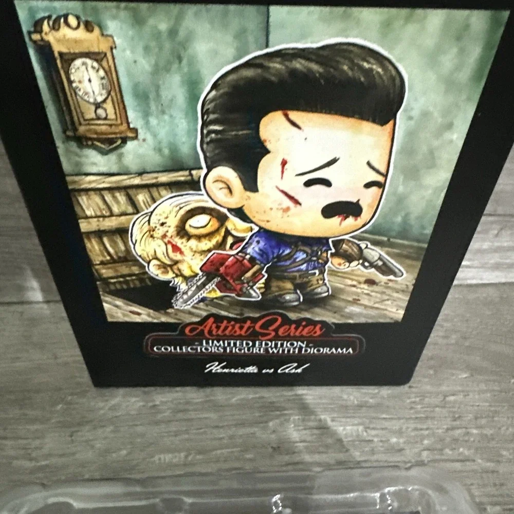 Evil Dead 2 Artist Series Ash vs Henrietta Limited‎ Edition Loot Crate Figure